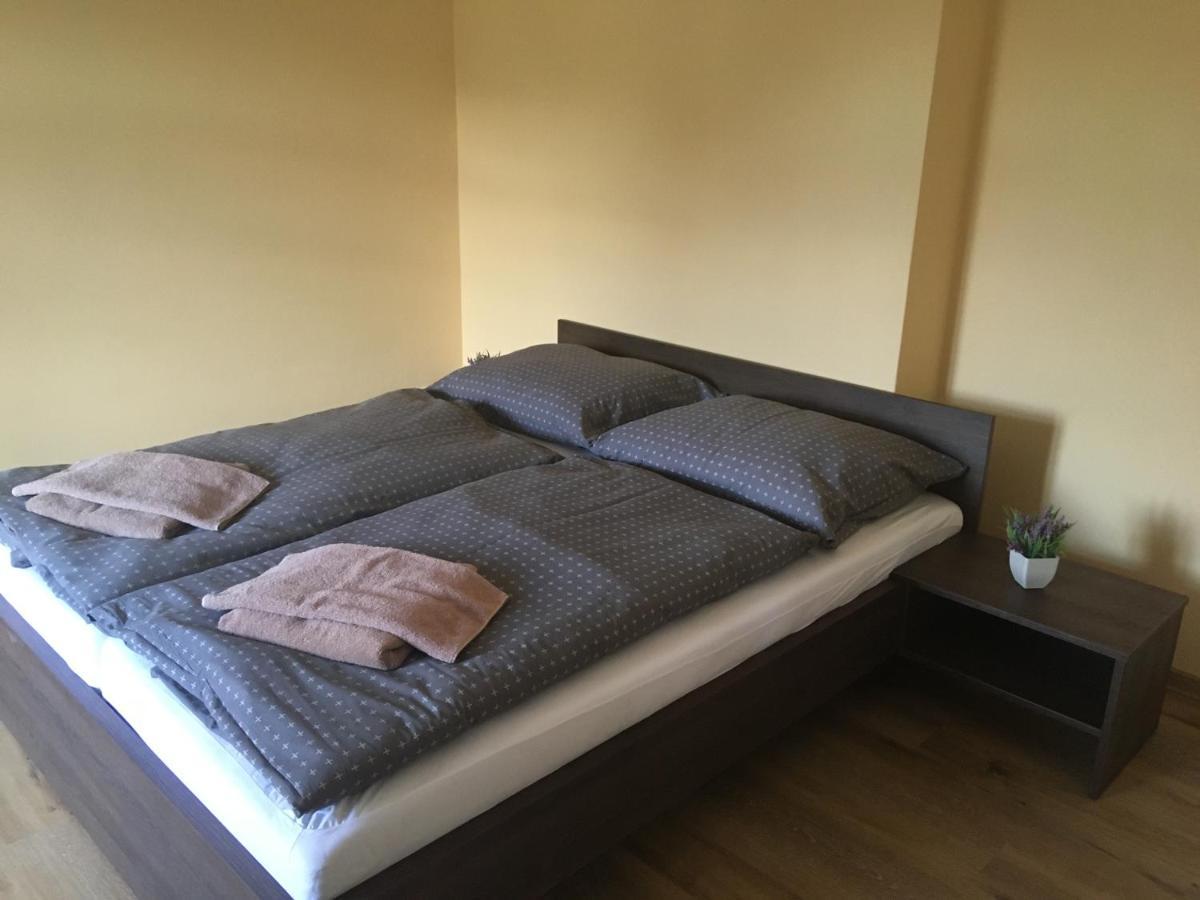 Penzion A Pivnice Varna Velká Bystřice Kültér fotó