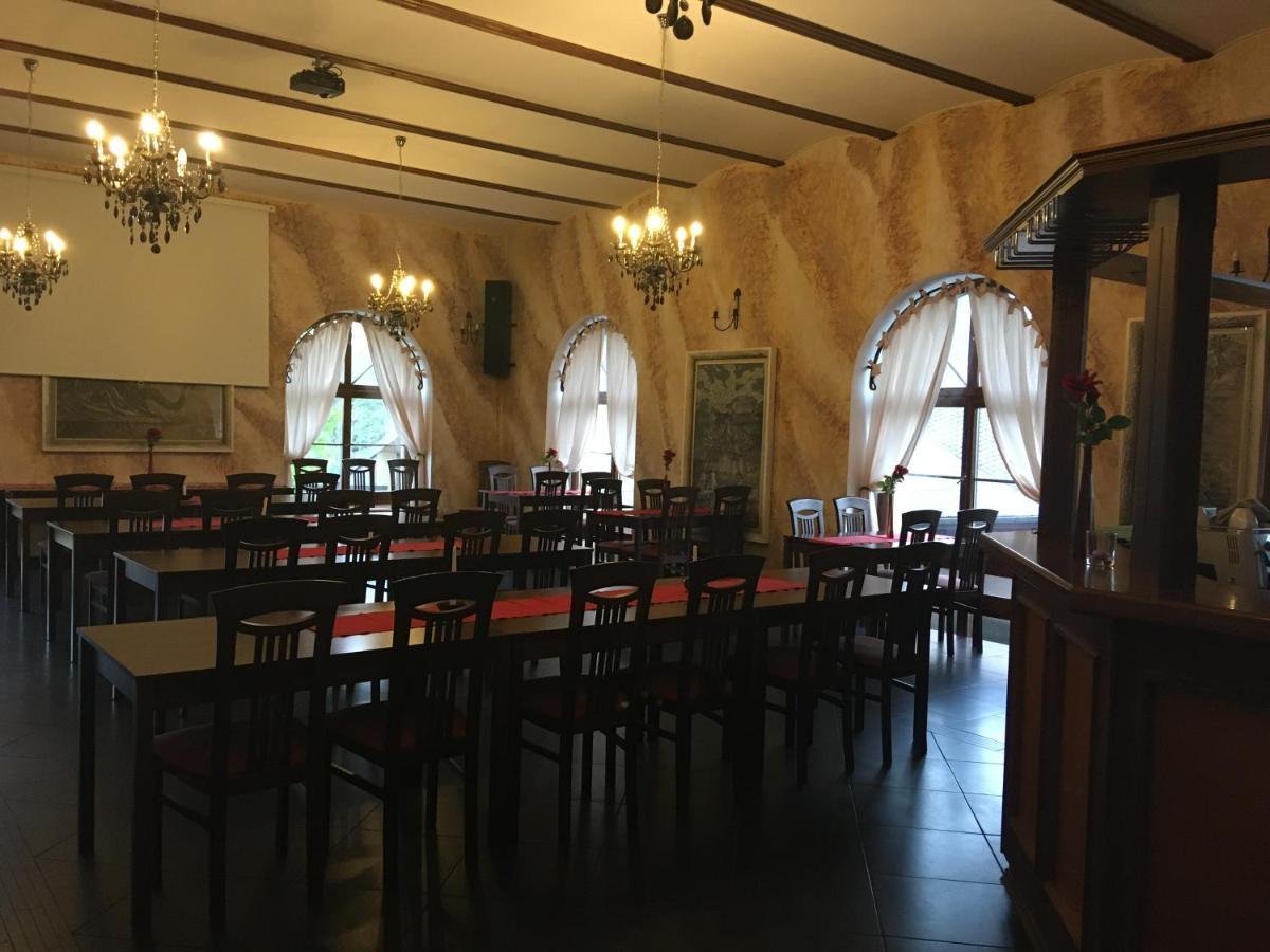Penzion A Pivnice Varna Velká Bystřice Kültér fotó