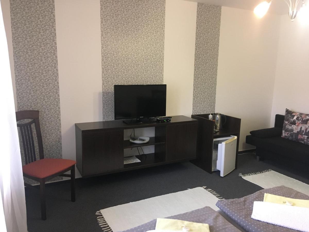 Penzion A Pivnice Varna Velká Bystřice Kültér fotó