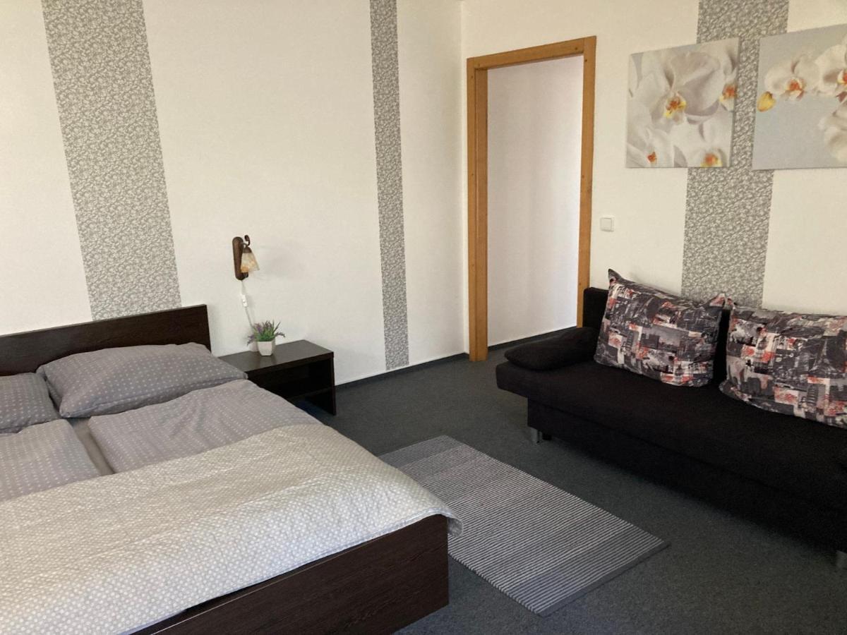 Penzion A Pivnice Varna Velká Bystřice Kültér fotó