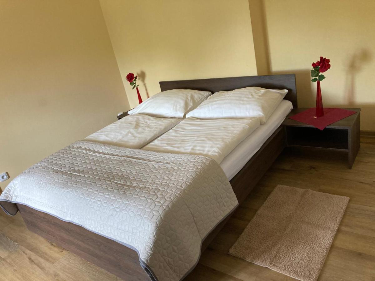 Penzion A Pivnice Varna Velká Bystřice Kültér fotó