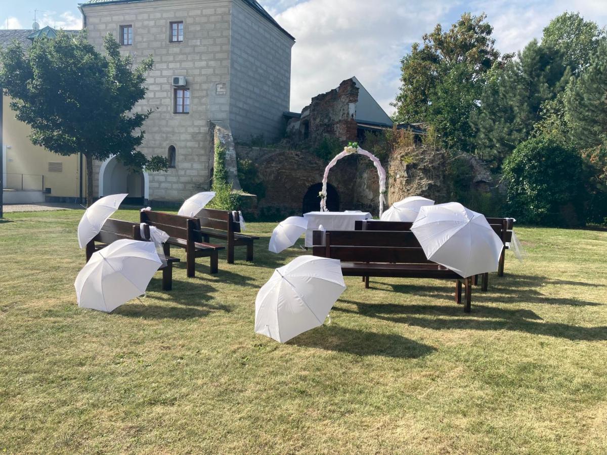 Penzion A Pivnice Varna Velká Bystřice Kültér fotó